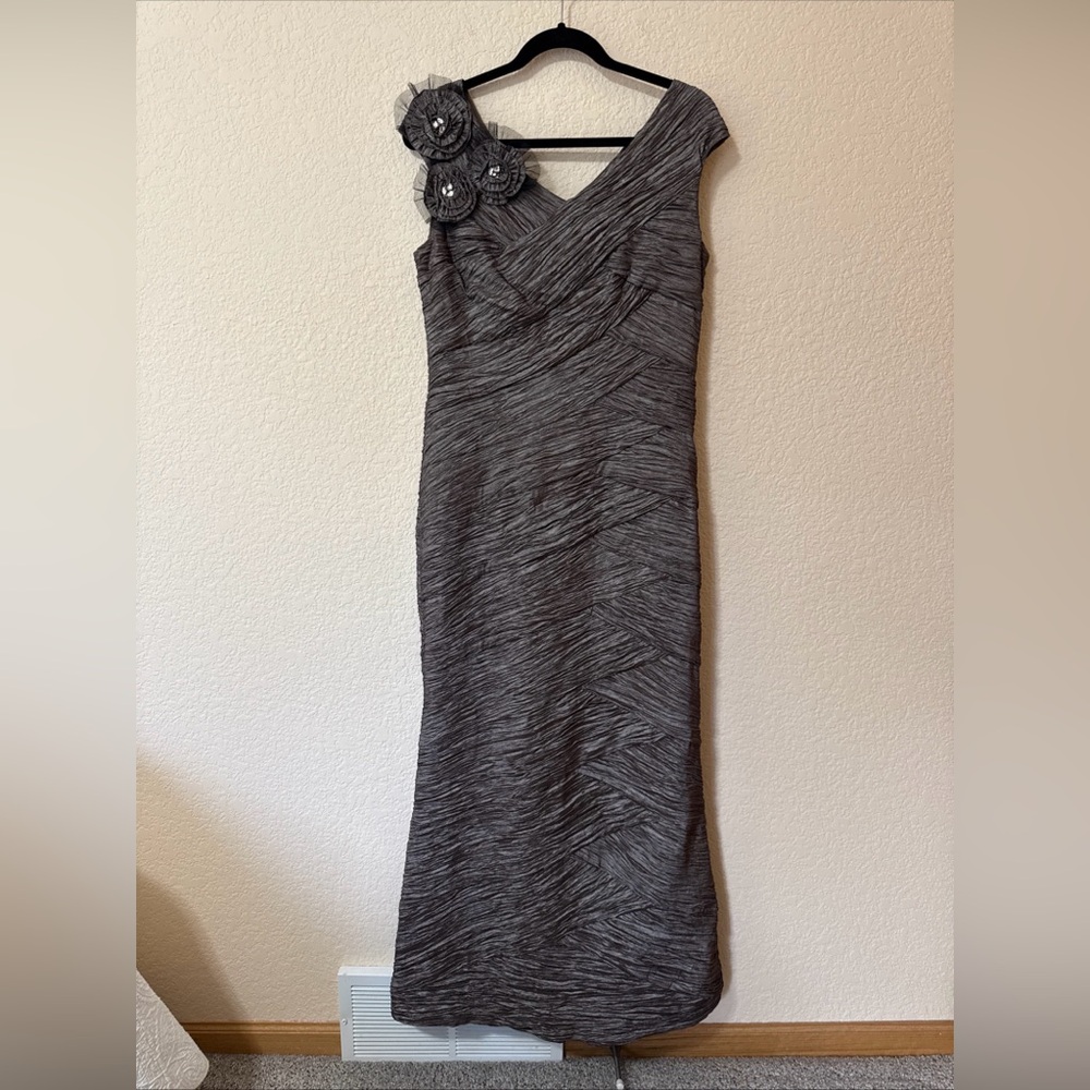 KM‎ Collections Milla Bell Maxi Ruched Stretch V-Neck Cocktail Dress Sz 12 Taupe
